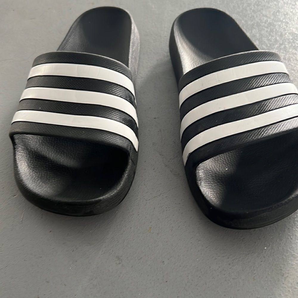 Adidas summer flats - Picture 2 of 7